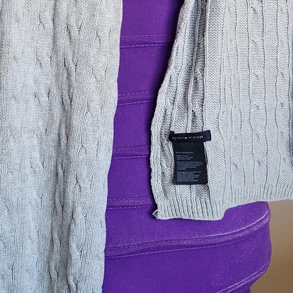 Tommy Hilfiger Womens Elegant Gray Scarf - Picture 9 of 9